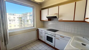 Expose Raum für Ideen! Sanierungsbedürftige 3 Zimmer + separate Küche + Loggia im 5. Obergeschoss