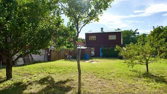 Expose Baurecht: Obstgarten-Paradies mit charmantem Haus
