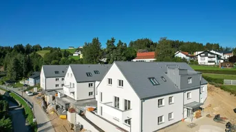 Expose Qualität und Komfort: Große Dachgeschoßwohnung mit südseitiger Dachterrasse und zwei Tiefgaragenplätzen in Hellmonsödt!