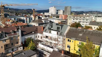 Expose Helle 2-Zimmer-Wohnung mit Balkon – urbaner Komfort trifft Altbauflair in zentraler Lage