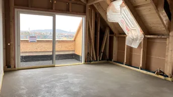 Expose Traun | Helle, geräumige Dachgeschoßwohnung mit Dachterrasse, Klimaanlage &amp; Tiefgaragenstellplatz!