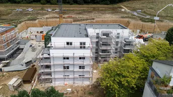 Expose 2-Zimmer-Wohnung mit Dachterrasse und Parkplatz – Wohnen im Grünen mit Top-Anbindung