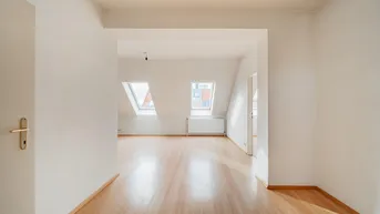Expose Helle 2-Zimmer Dachgeschoss Wohnung
