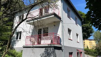 Expose Kompaktes Wohnhaus mit 6 Kleinwohnungen – Anlageobjekt/Mitarbeiterwohnhaus in zentraler Stadtlage