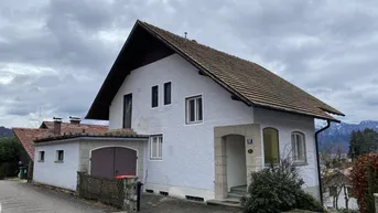 Expose Charmantes Wohnhaus mit Seeblick und Bergpanorama in ruhiger Sackgassenlage am Attersee