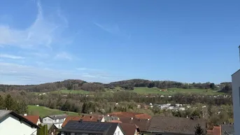 Expose ***MÖGLICHKEIT*** Neuwertiges Haus (2023 erbaut) mit einem tollen Blick ins Grüne (PREIS LEISTUNG UNSCHLAGBAR)