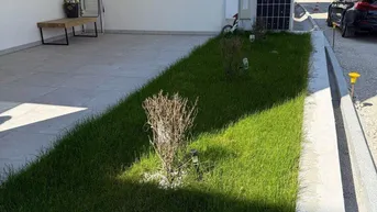 Expose ***MÖGLICHKEIT*** Neuwertiges Haus (2023 erbaut) mit einem tollen Blick ins Grüne (PREIS LEISTUNG UNSCHLAGBAR)