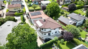 Expose Gepflegtes Zweifamilienhaus mit Terrasse, Garten, Balkon und Doppelgarage in Jenbach
