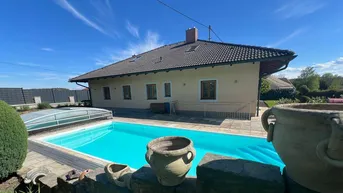 Expose St. Florian: Großzügiges Ein-/ Zweifamilienhaus mit Pool, Garage und Golfplatznähe