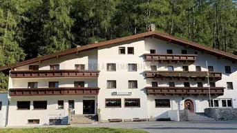 Expose Gelegenheit: Sanierungsbedürftiges Hotel in Nauders zu verkaufen.