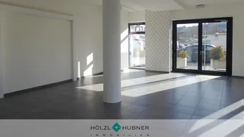 Expose Kompaktes Geschäft mit Kundenparkplätzen