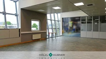 Expose Stand Alone: Großzügiges Lager 4.000 m² mit 2.000 m² Büro
