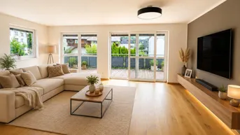 Helles Wohnzimmer mit modernem Sofa, Holzboden und direktem Zugang zu einem Balkon oder einer Terrasse.