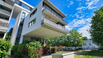 Expose STADTGEFLÜSTER: 2-Zimmer-Wohnung mit Balkon und Tiefgarage in zentraler Stadtlage - Nähe Salzburg AG