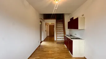 Expose Helle Loftwohnung mit Balkon und Stellplatz
