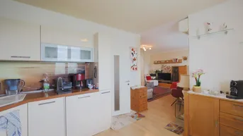 Expose Weitblick inklusive: Helle 2-Zimmer-Wohnung mit Loggia &amp; Stellplatz in ruhiger Lage von Wr. Neudorf