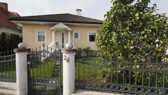 Expose NEUER PREIS! - Bezauberndes Einfamilienhaus mit großem Garten und Biotop!