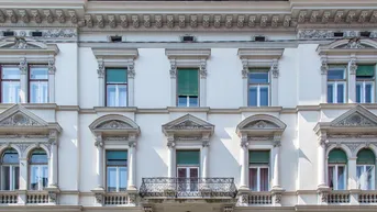 Expose Großzügiges Altbauobjekt nahe Kaiser-Josef-Platz | 121 m² Bürofläche in bester Lage! Flexibel gestaltbar!