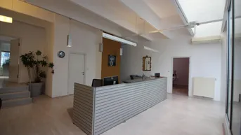 Expose GROSSZÜGIGE RÄUMLICHKEITEN MIT VIELSEITIGEN NUTZUNGSMÖGLICHKEITEN AM GRIESKAI ZU VERMIETEN!