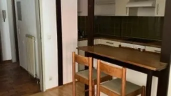 Expose HIT! GÜNSTIG,FREUNDLICH, BEQUEME 2 ZIMMER WOHNUNG IM ZENTRUM !