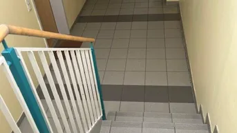 Expose Auffallend exzellente Dachgeschoßwohnung nähe KF-Uni zu vermieten (WG möglich)!