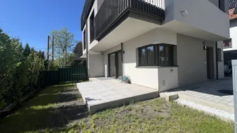 Expose Erstbezug, wunderschöne Süd-Ost-Seitige Haushälfte, Ziegelhaus mit Stellplatz