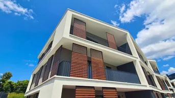 Expose Erstbezug mit Seeblick! Moderne 3 Zimmer Wohnung mit Terrasse und Tiefgaragenplatz