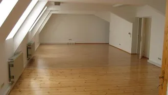 Expose Großzügige Altbau-Büroflächen in direkter Innestadtlage!