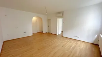 Expose Erstklassig sanierte Altbauwohnung mit Klimaanlage und Balkon!