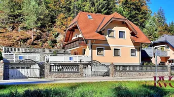 Expose Sehr gepflegtes, geräumiges Einfamilienhaus mit großer Terrasse, Garten und Garage in Pörtschach!