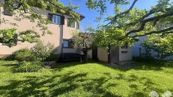 Expose Charmantes Stadthaus mit schönem Garten in ruhiger Lage nahe der Belgier-Kaserne.