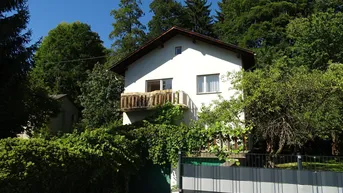 Expose Einfamilienhaus mit leichtem Sanierungsbedarf in Bestlage in der Bezirkshauptstadt