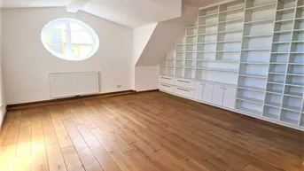 Expose STUDENT/INNEN, klimatisierte 113 m² Dachgeschoß-Maisonette, 3 Zimmer, 3er-WG-geeignet, 8 m² Terr./Balkon, Küche, 2 Bäder; Schönbrunn-Nähe