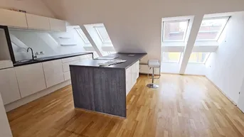 Expose TERRASSENHIT, DACHGESCHOSS, 138 m2 Maisonette mit 45 m2 Terrasse, 3 Zimmer, Wohnküche, Wannenbad, Rembrandtstraße