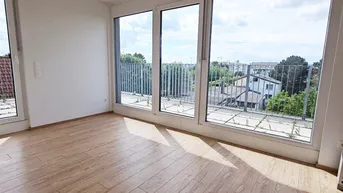 Expose GRÜNBLICK, RUHELAGE, sonniges 43 m2 Dachgeschoß mit 20 m2 Terrasse, 2 Zimmer, Komplettküche, Wannenbad, Lavendelweg