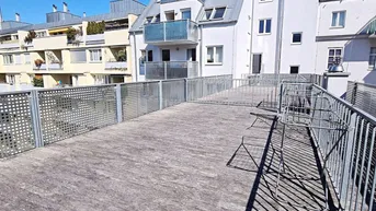 Expose U3-NÄHE, LORYSTRASSE, vermietete 50 m2 Neubau mit 38 m2 Terrasse, 2 Zimmer, Komplettküche, Duschbad, Parketten, 4. Liftstock