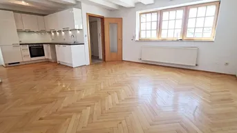 Expose AUGARTEN-NÄHE, FÖRSTERGASSE, klimatisiertes 93 m2 Dachgeschoß, 3 Zimmer, Komplettküche, 2 Bäder, Parketten, Fernblick