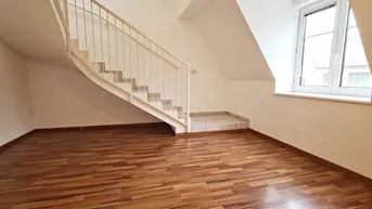 Expose DACHGESCHOSS, U3-NÄHE, 52 m2 Maisonette, 2 Zimmer, Kochnische, Duschbad, Meiselstraße
