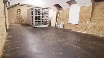 Expose ESSLINGGASSE, BÖRSE-NÄHE, 85 m2 Lagerraum, Stromanschluss, Belüftung, Kellergeschoß ohne Aufzug