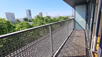 Expose INNSTRASSE, FERNBLICK, unbefristete 97 m2 Dachgeschoß-Maisonette mit Loggia, 2 Zimmer, Komplettküche, Wannenbad, Parketten, gefördert