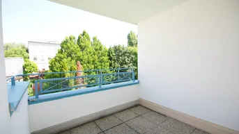 Expose RENOVIERTE 4 ZIMMERWOHNUNG MIT LOGGIA