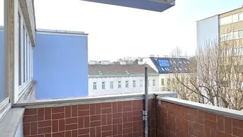 Expose WESTSEITIGE SANIERUNGSBEDÜRFTIGE EIGENTUMSWOHNUNG MIT LOGGIA