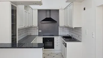 Expose SERVITENVIERTEL: UNBEFRISTETE GROSSZÜGIGE 2 ZIMMERWOHNUNG IN SEHR SCHÖNEM STILALTBAU