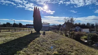 Expose Sonniger Baugrund mit Gebirgsblick in Leonding Bergham! 571 m² Grundfläche, voll aufgeschlossen, inkl. Fertiggarage