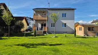 Expose Pasching - Sonnige Haushälfte in ruhiger Lage mit großem Eigengarten, 85 m² + Balkon im OG, 3 Zimmer, Parkplatz, Straßenbahnnähe!