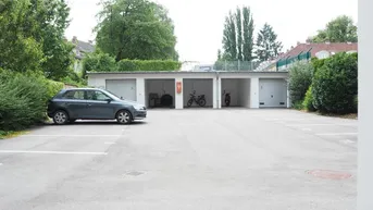 Expose Garage in Urfahr! Geschützt im Innenhof! Hofeinfahrt mit elektrischem Rolltor! Nähe Straßenbahn und Lentia!