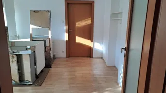 Expose Linz Brucknerstraße 33 - generalsanierte 2-Zimmerwohnung, 47 m2 WNFL und neue Küche!
