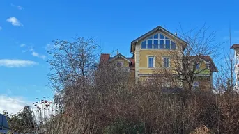 Expose Seeblick-Wohnung in charmanter Villa