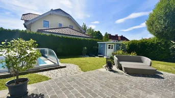 Expose „Einfamilienhaus in Markersdorf-Haindorf – Wohnen mit Stil &amp; POOL“