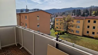 Expose Helle Familienwohnung mit großem Balkon und Ausblick